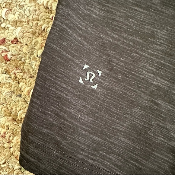 Lululemon T.H.E. Short *Linerless 11" (Heather Allover Deep Coal Black) - Picture 8 of 9